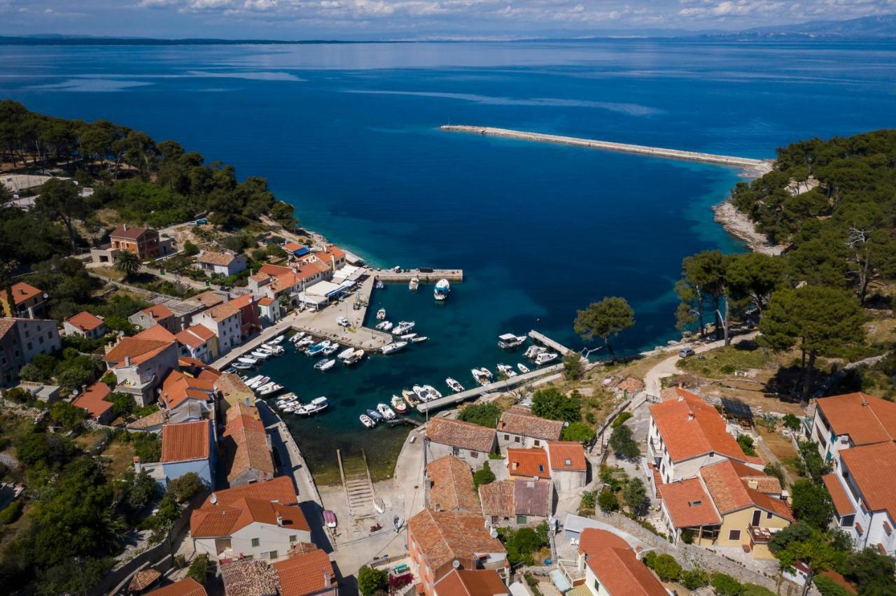 Holiday Home Villa Esperanca Lussingrande Esterno foto