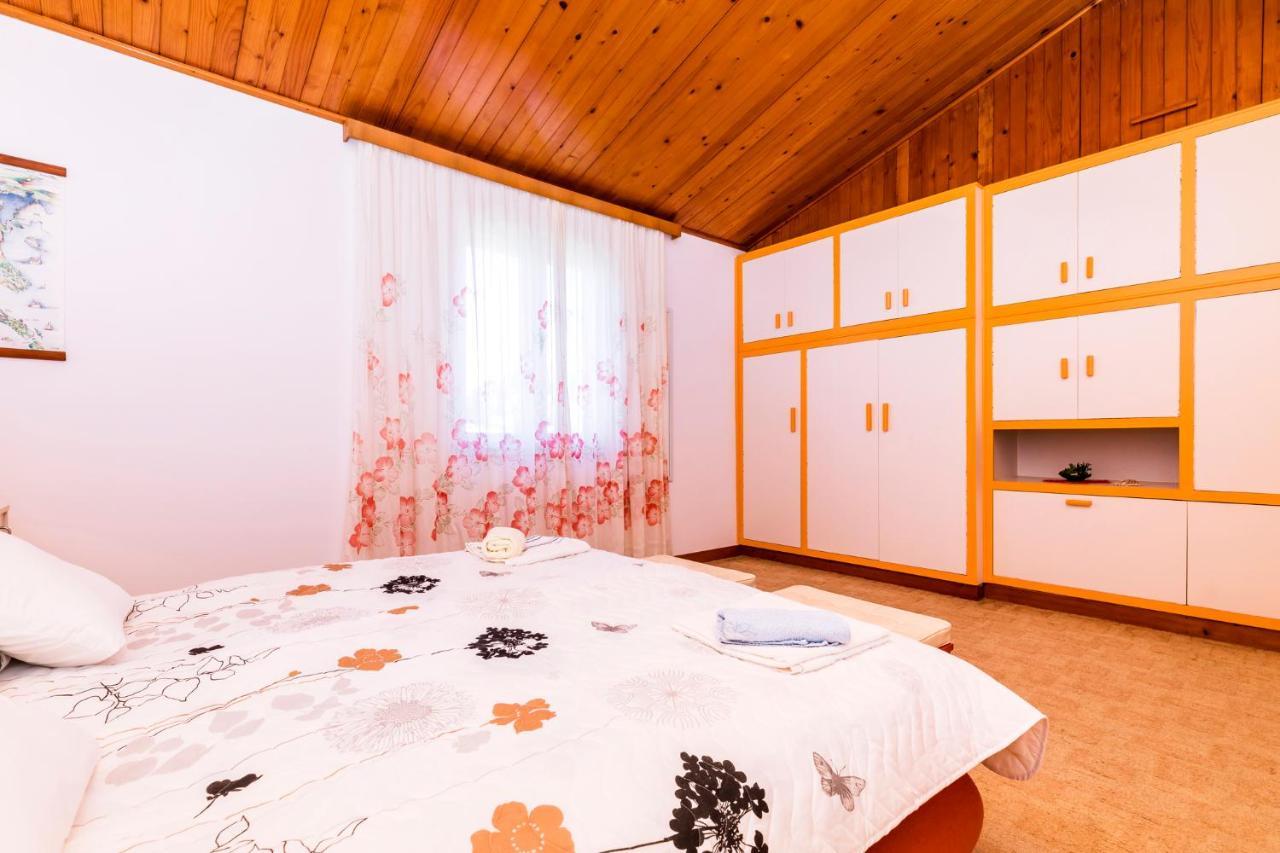 Holiday Home Villa Esperanca Lussingrande Esterno foto