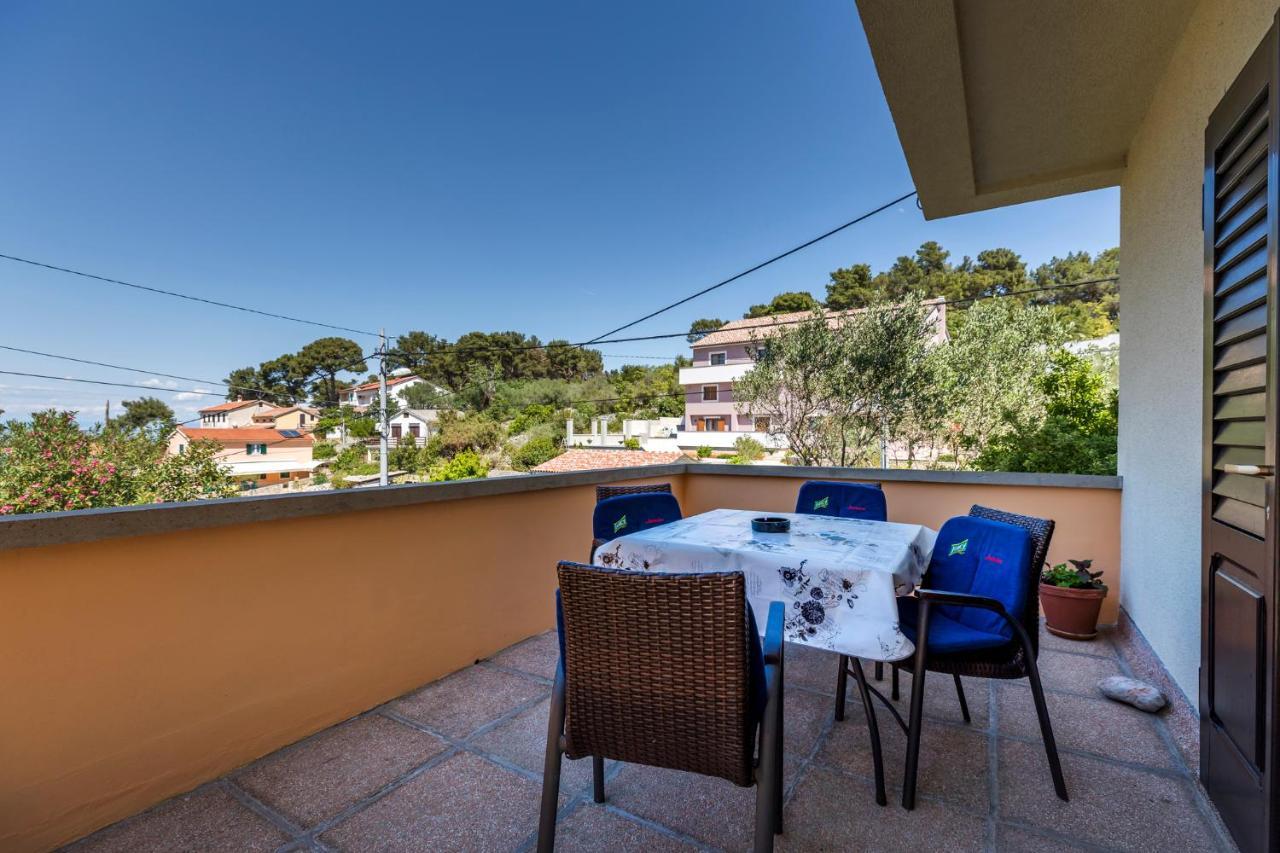Holiday Home Villa Esperanca Lussingrande Esterno foto