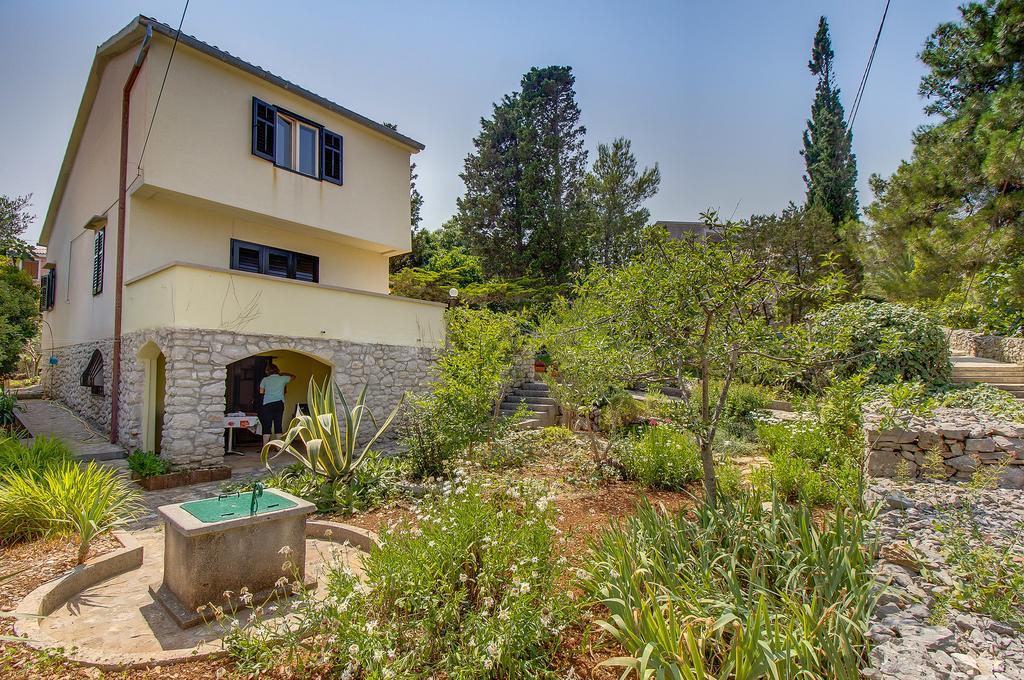 Holiday Home Villa Esperanca Lussingrande Esterno foto
