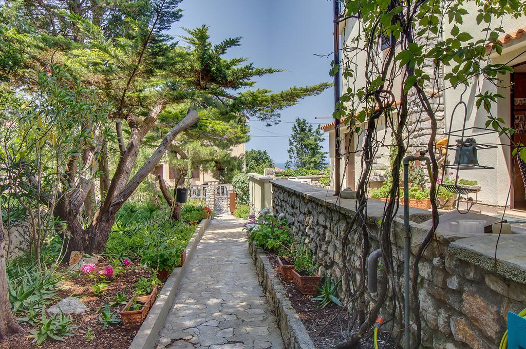 Holiday Home Villa Esperanca Lussingrande Esterno foto