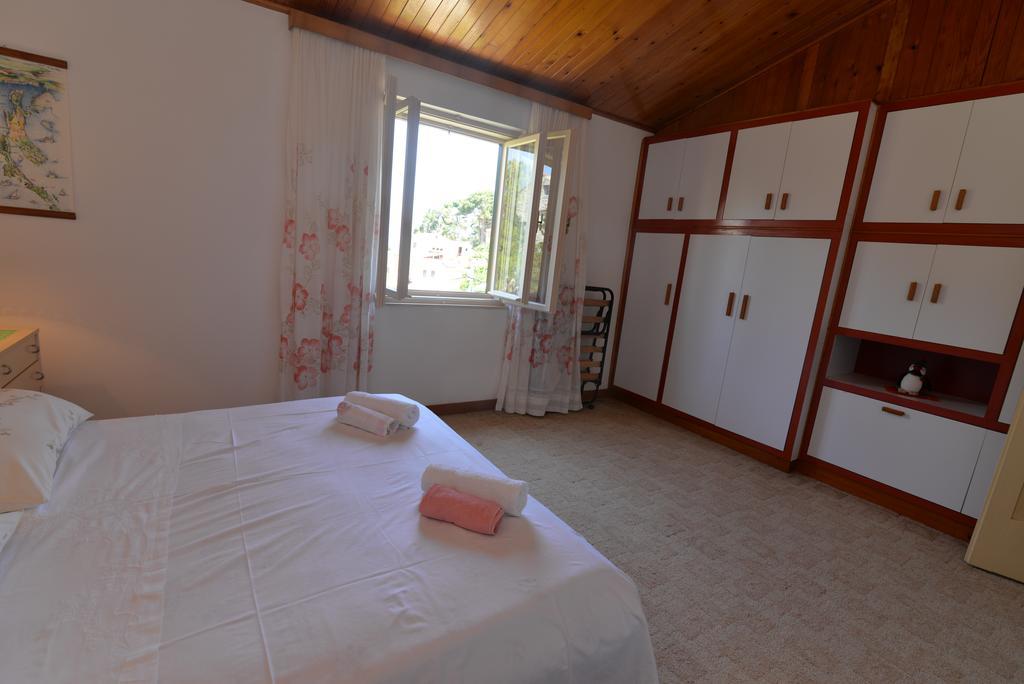 Holiday Home Villa Esperanca Lussingrande Esterno foto