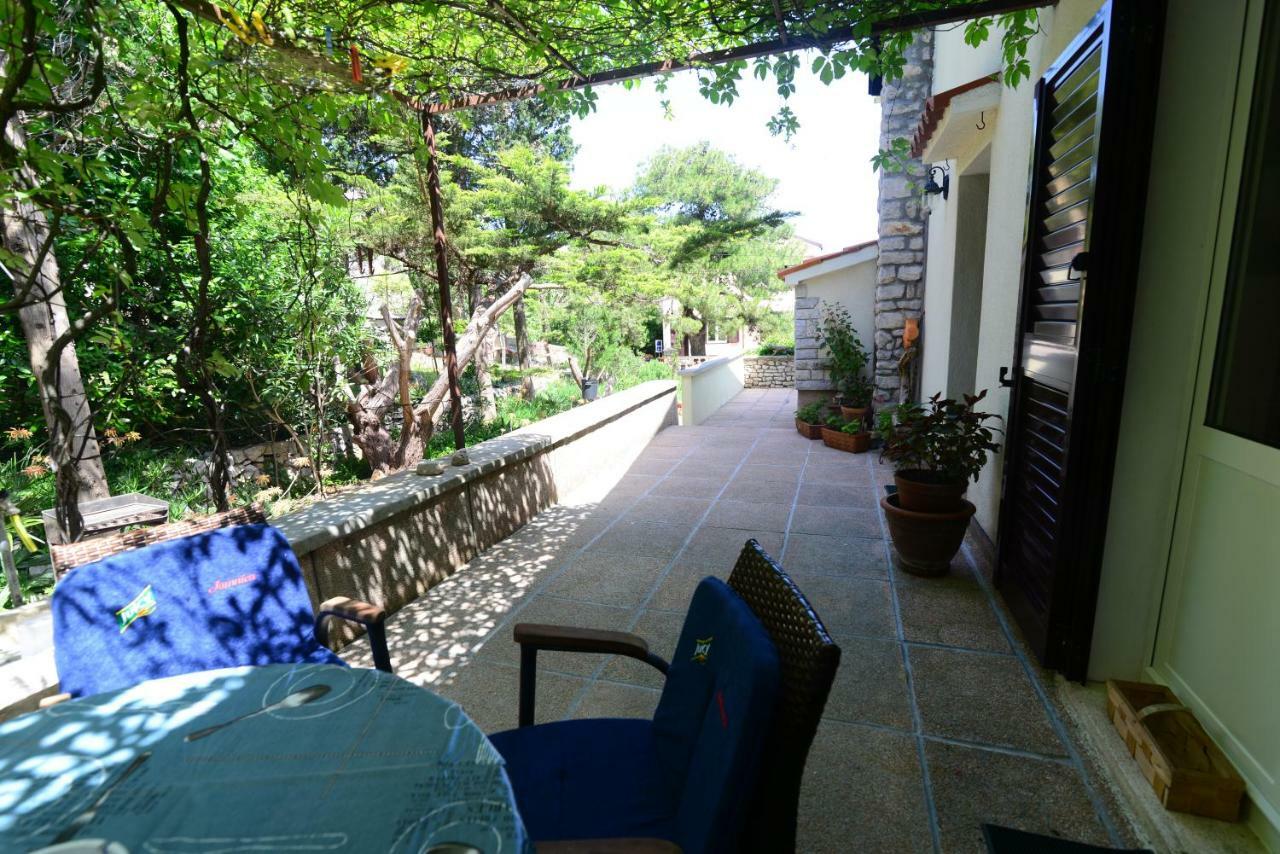 Holiday Home Villa Esperanca Lussingrande Esterno foto