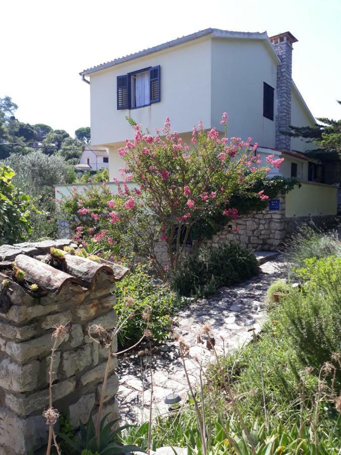 Holiday Home Villa Esperanca Lussingrande Esterno foto