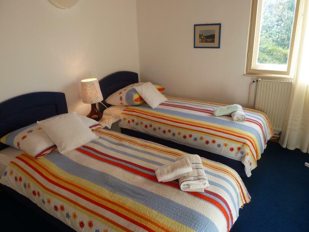 Holiday Home Villa Esperanca Lussingrande Esterno foto